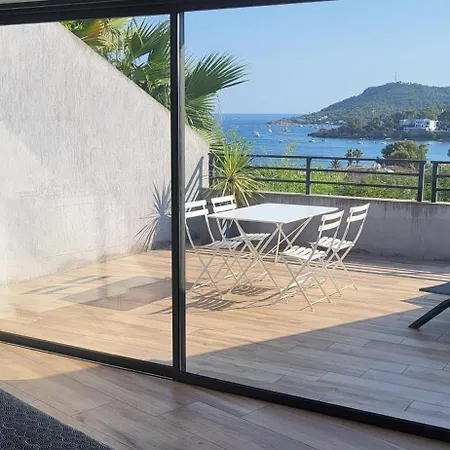 Architect-designed Villa, Overlooking Agay Bay * Saint-Raphael (Var)
