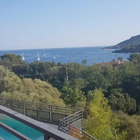 Architect-designed Villa, Overlooking Agay Bay Apartment