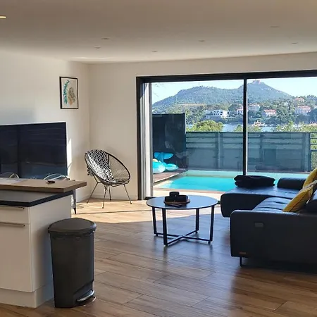 Lejlighed Architect-designed Villa, Overlooking Agay Bay Saint-Raphaël