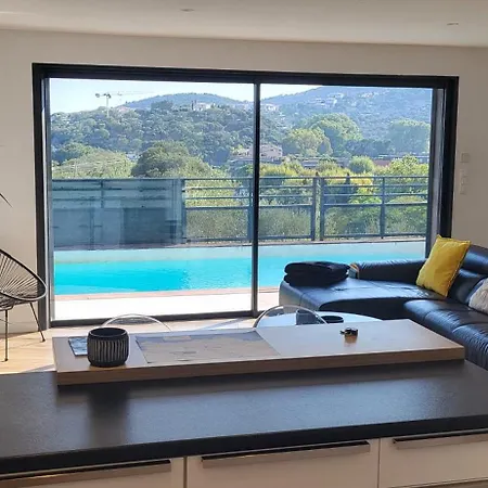 Architect-designed Villa, Overlooking Agay Bay Saint-Raphaël