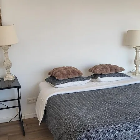 Architect-designed Villa, Overlooking Agay Bay