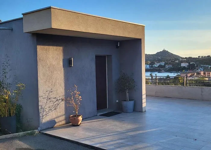 Architect-designed Villa, Overlooking Agay Bay Daire *